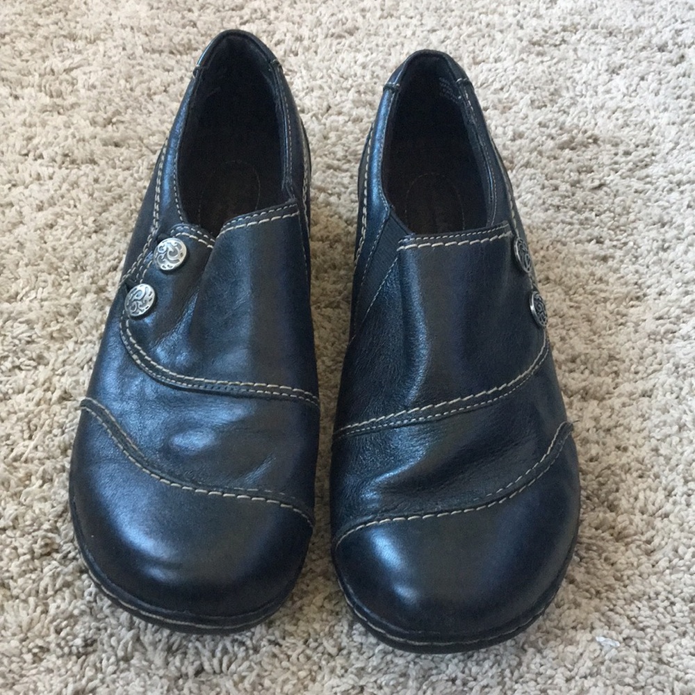 ❄️3/$20 Clarks Shoes